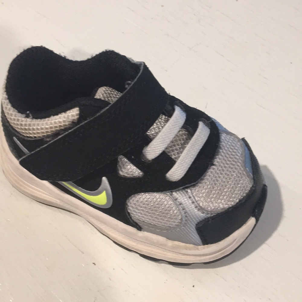 Nike infant toddler shoes size 3C